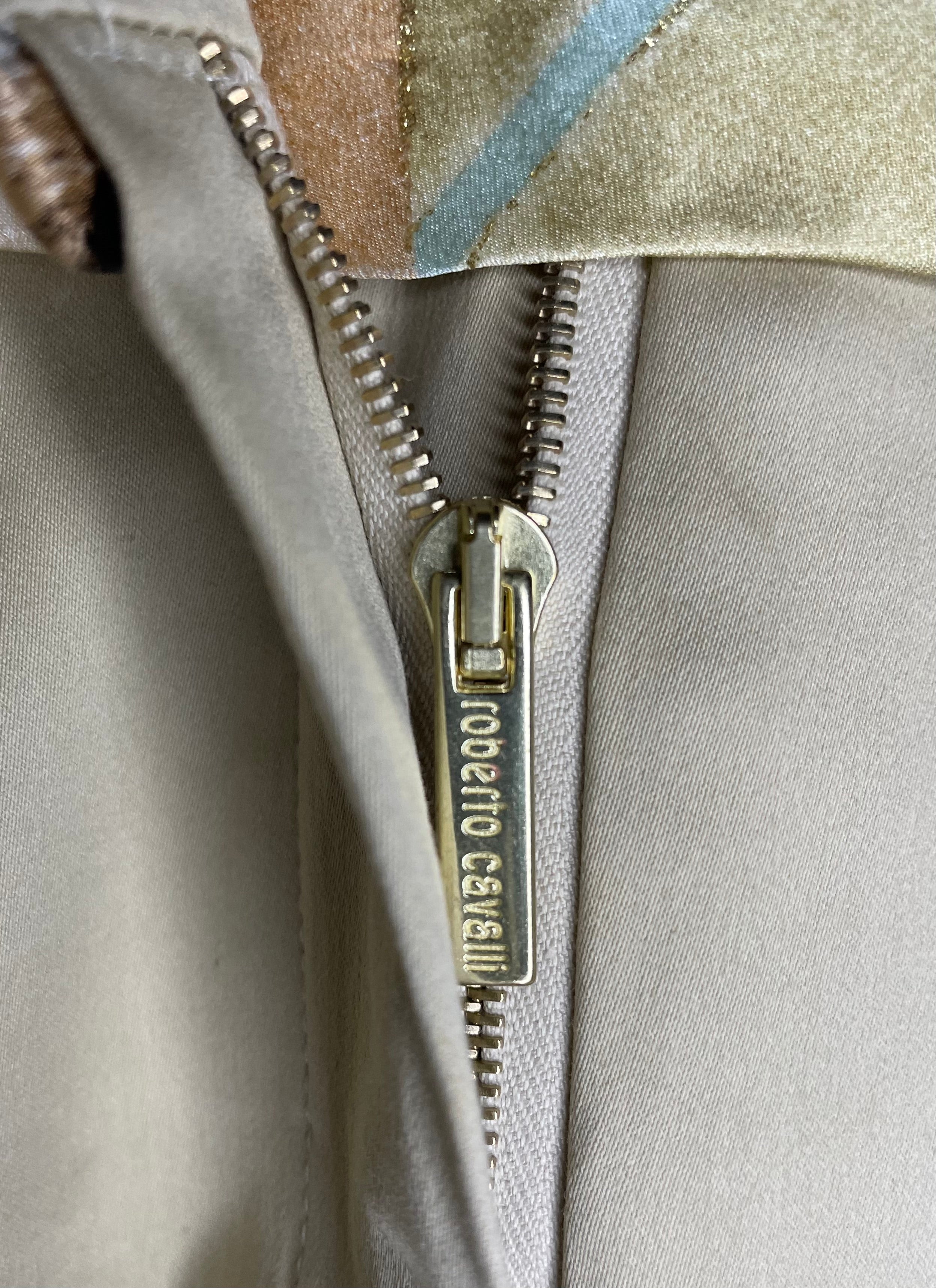 Roberto Cavalli Stoffhose Beige mit Animalprint Damen Größe S (36)