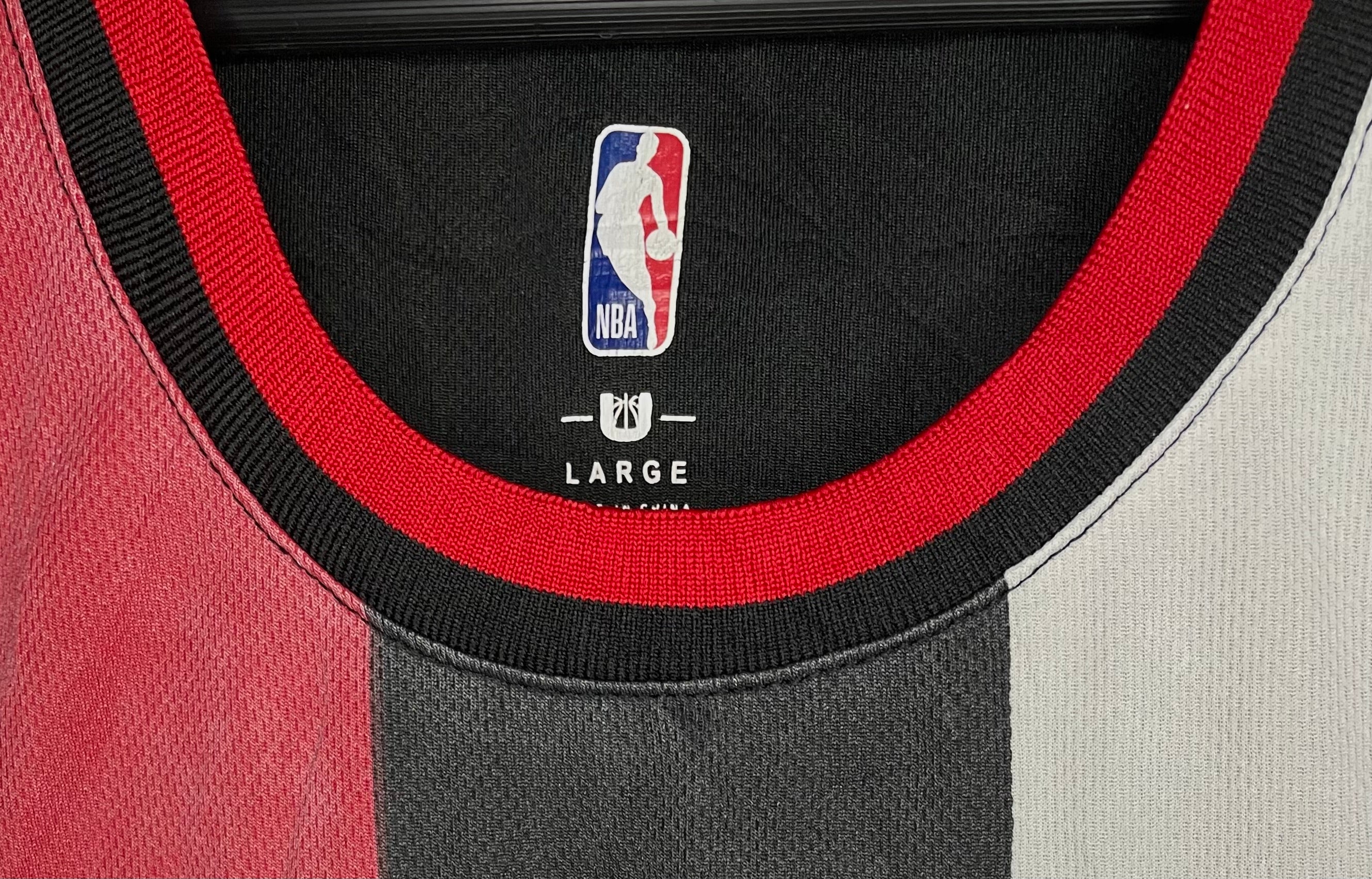 NBA Vintage Jersey Chicago Bulls Red/Black/White Size L