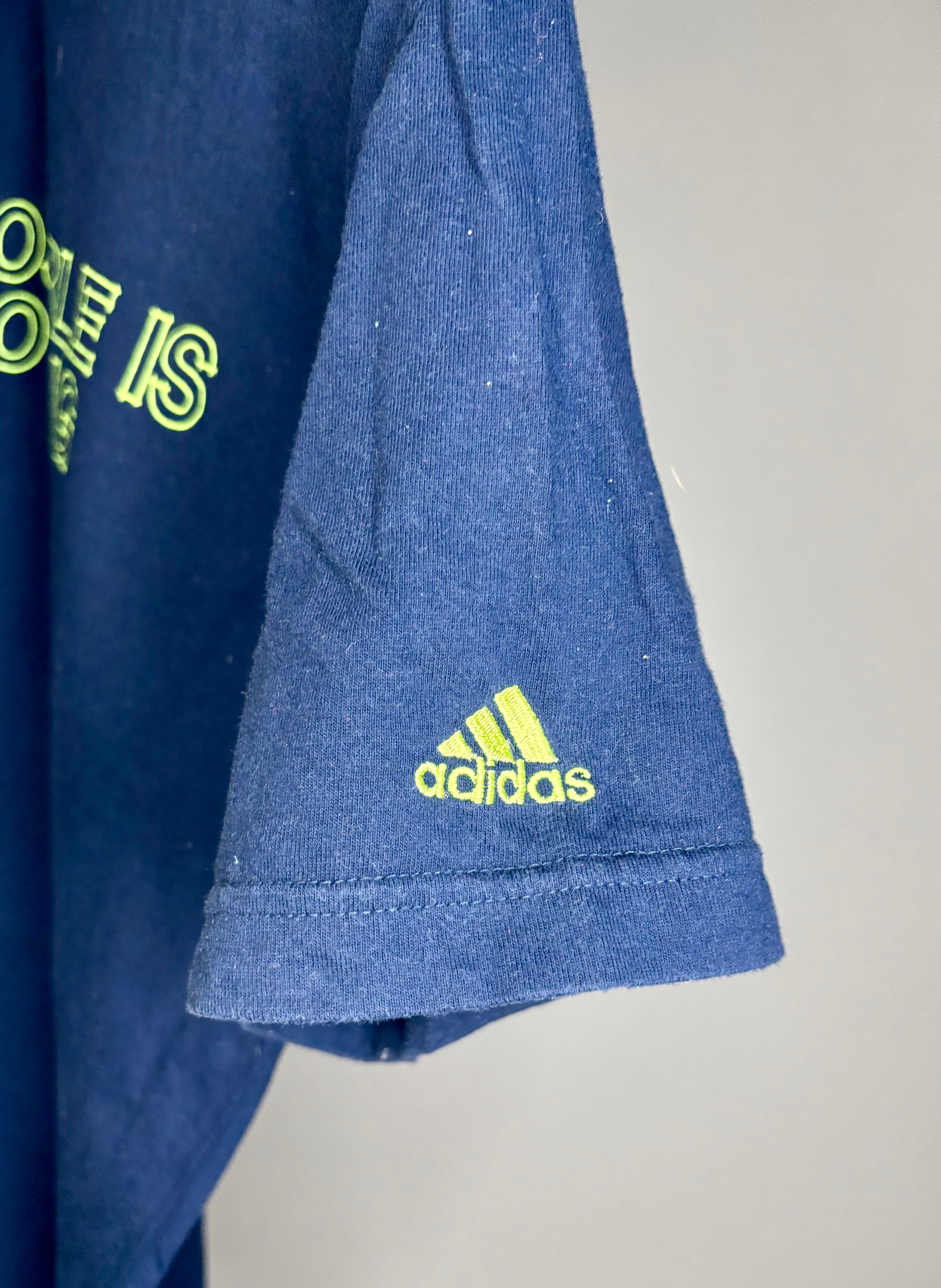Adidas Vintage Nothing Is Impossible T-Shirt Blau Größe S