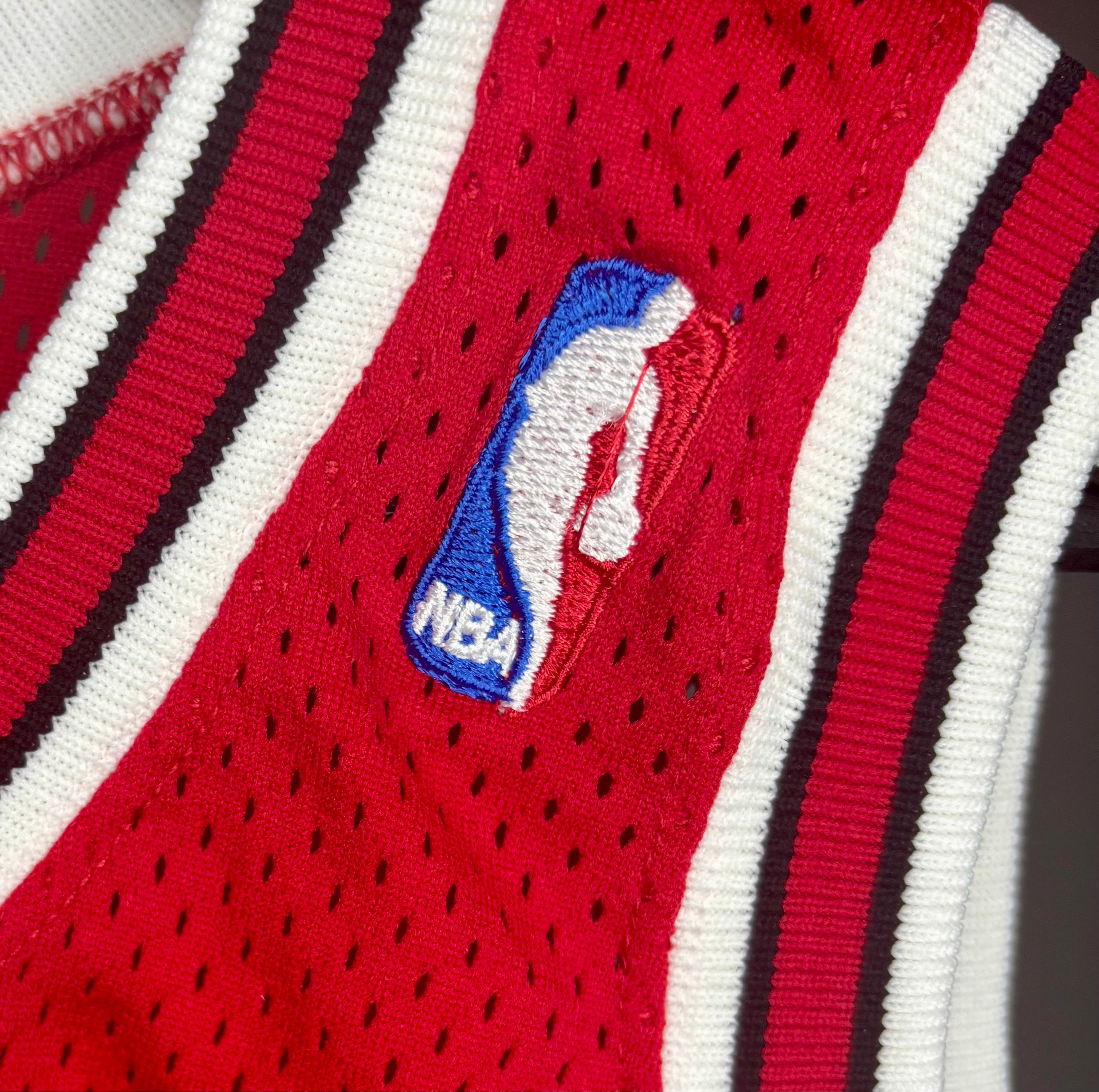 Champion NBA Vintage Chicago Bulls Jersey #23 Michael Jordan Rot Größe L