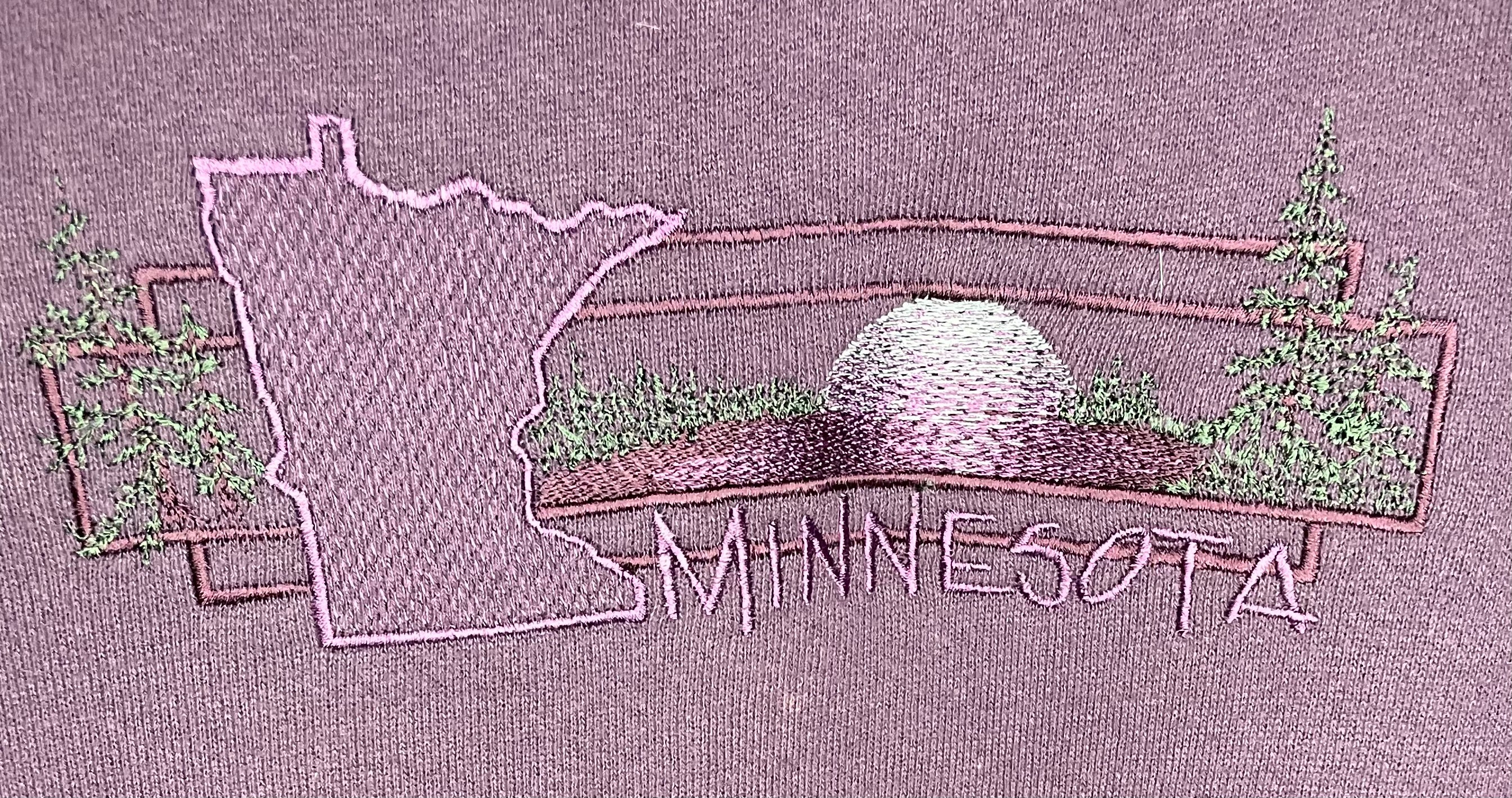 LEE Vintage Sweater Minnesota Lila bestickt Größe XXL